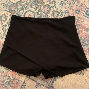 Black envelope skort